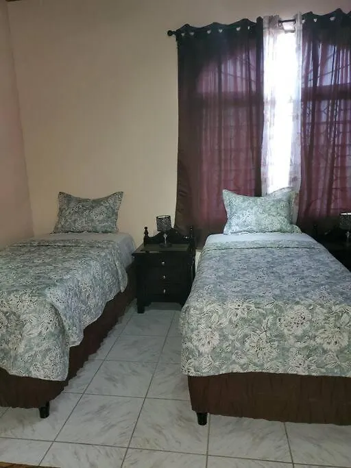 Prestige At Westgate Hills-4 Bedrooms With Dry Bar Montego Bay Villa