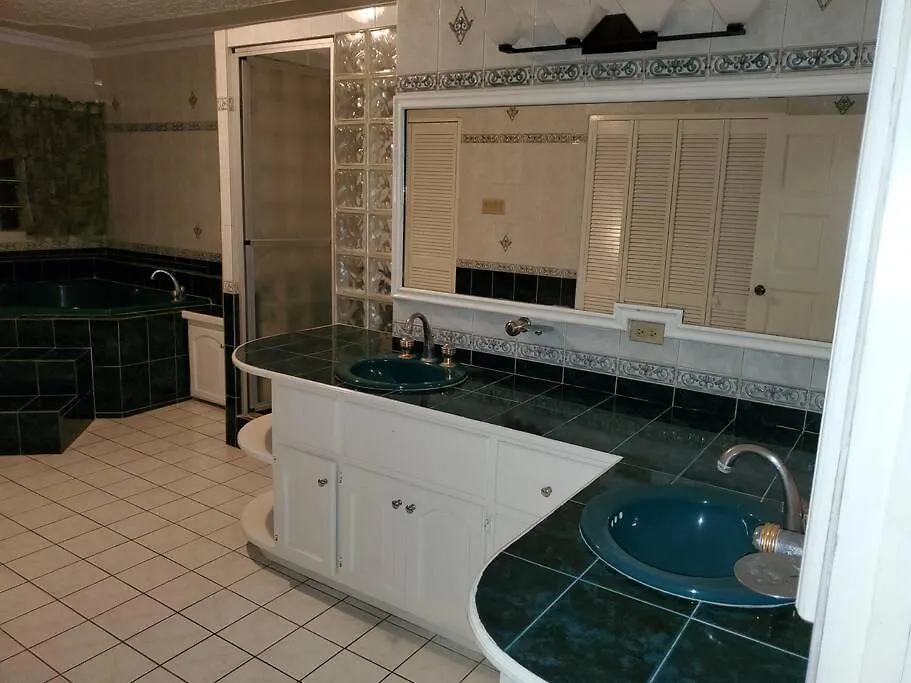 Prestige At Westgate Hills-4 Bedrooms With Dry Bar Montego Bay Villa