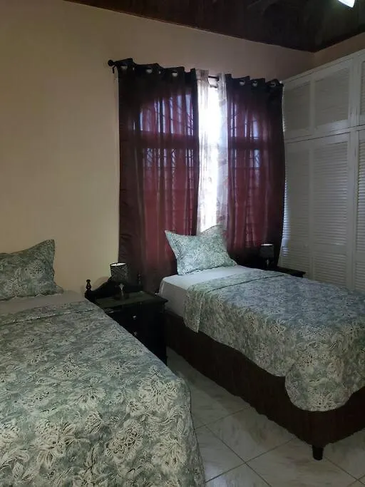 Prestige At Westgate Hills-4 Bedrooms With Dry Bar Montego Bay 0*,  Giamaica