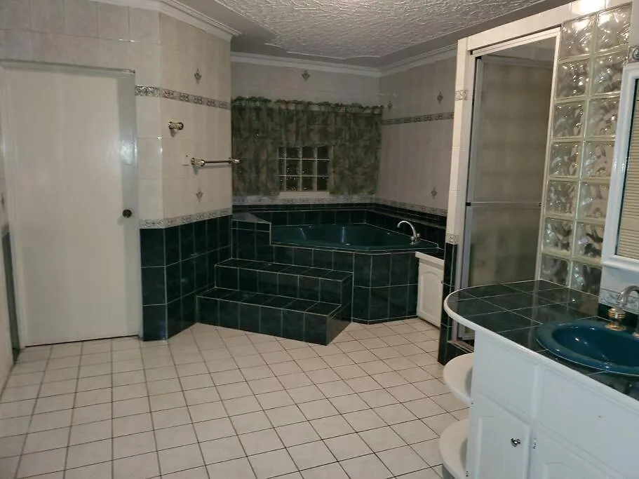 Prestige At Westgate Hills-4 Bedrooms With Dry Bar Montego Bay Villa